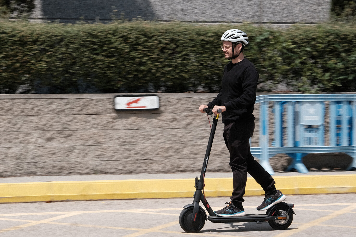 Patinete eléctrico negro